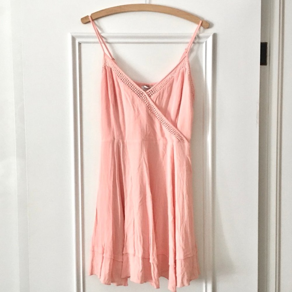 Heartloom light pastel pink v-neck surplice mini dress M, spring